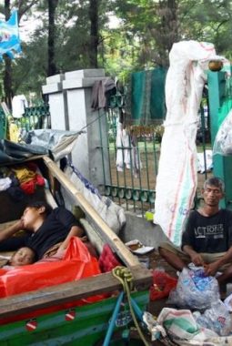 Hadapi Gelombang Kemiskinan Baru, Bagaimana Formula Kebijakan Jakarta?